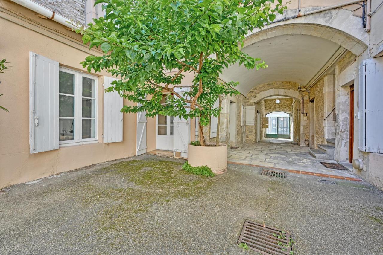 Appartement Au Calme En Plein Centre-Ville Nîmes Exterior photo