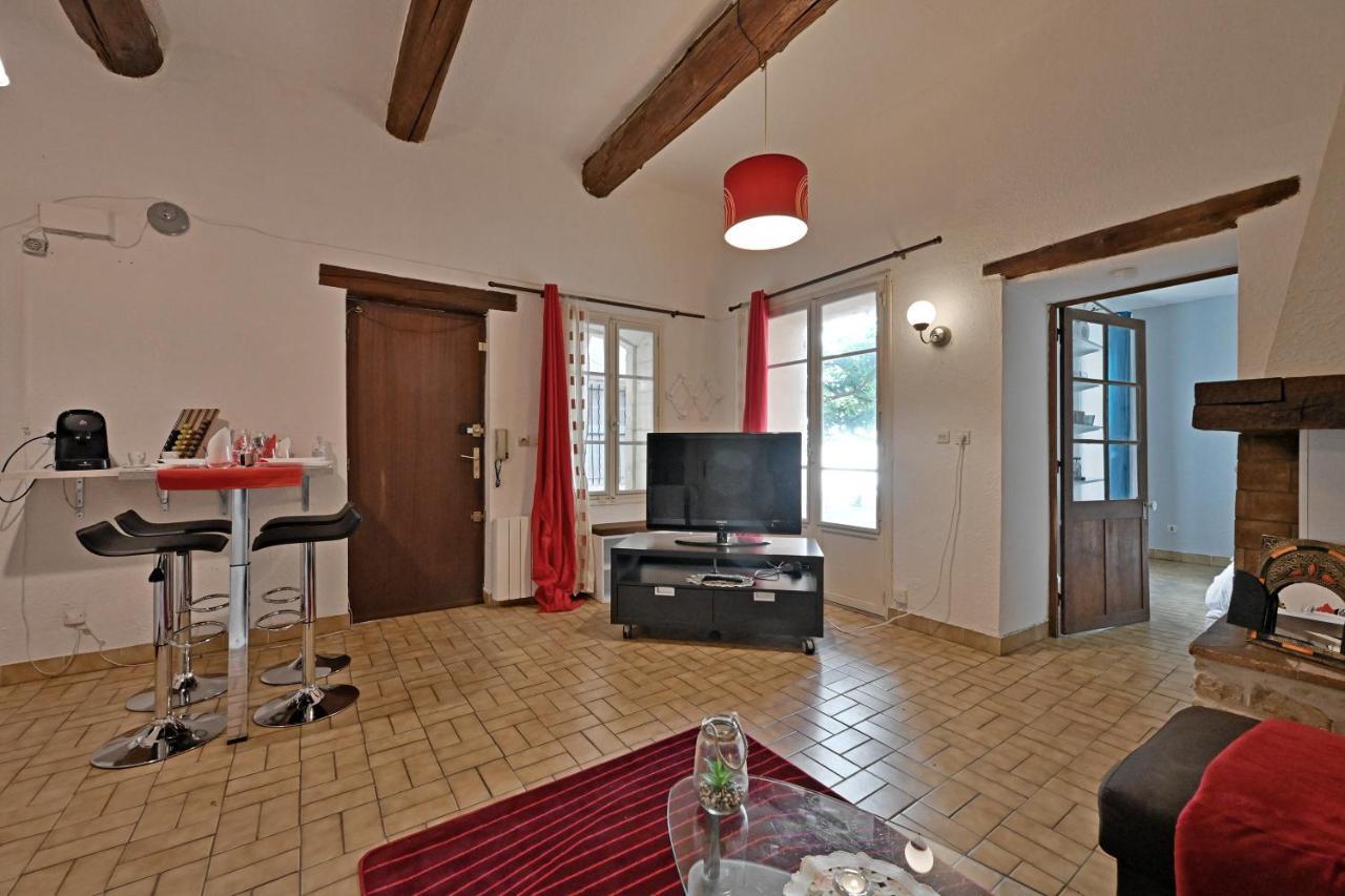Appartement Au Calme En Plein Centre-Ville Nîmes Exterior photo